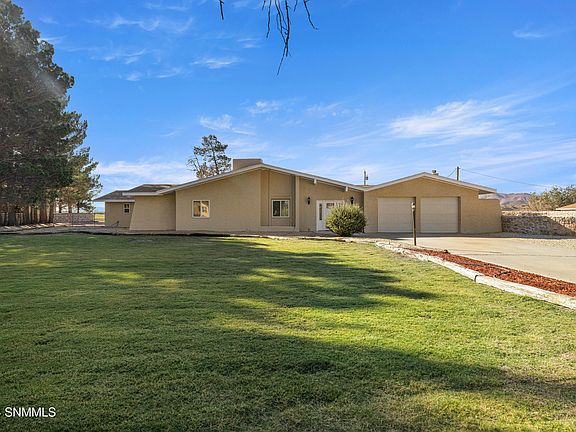 3rd image of 3625 Paradise Ln
