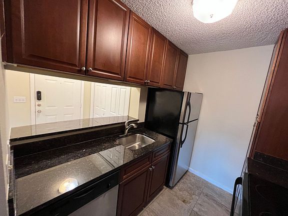 4th image of 11901 4th St N APT 7106