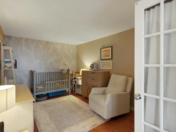 700 Grove Street image 13 of 39