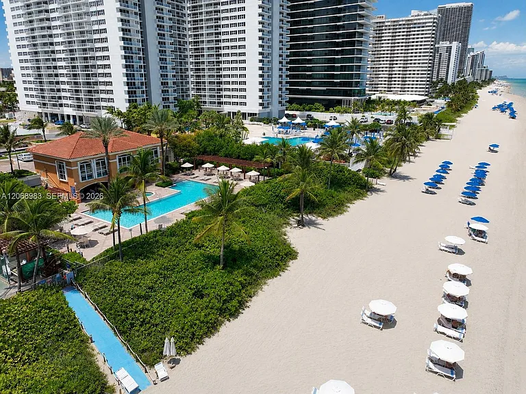 2069 S Ocean Dr #Townhouse 18 — Photo 1