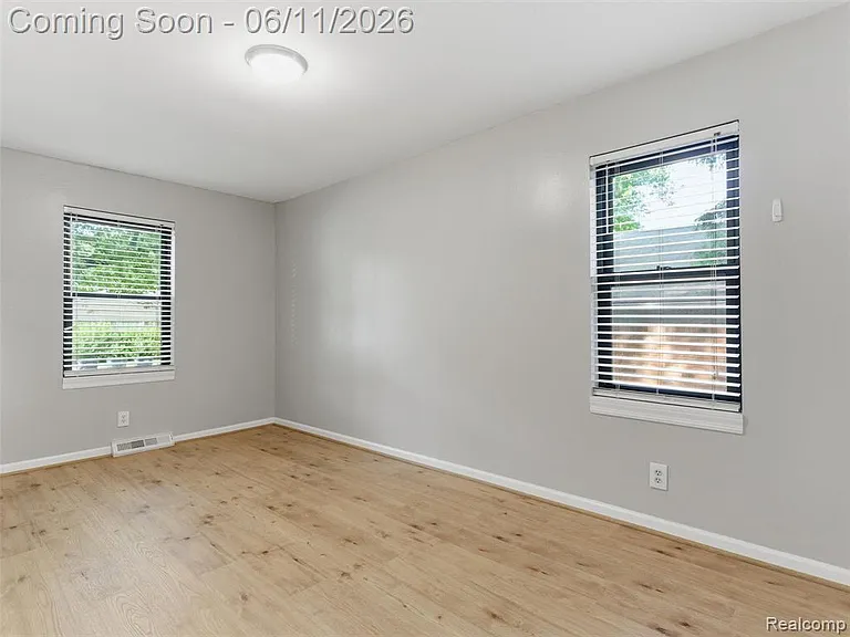 404 La Plaza Ct — Photo 12