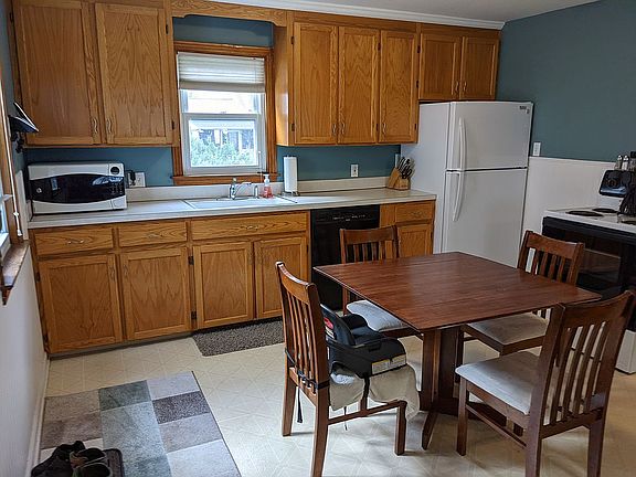 5th image of 76 Almont Ave