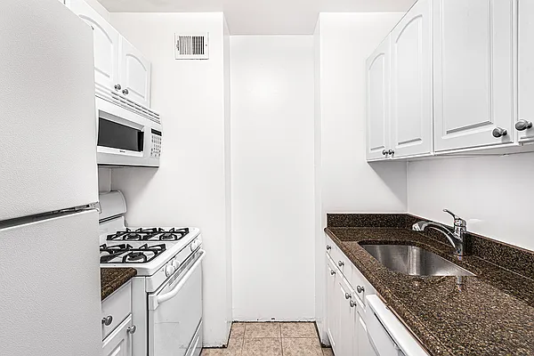 Rented by Brown Harris Stevens | media 5
