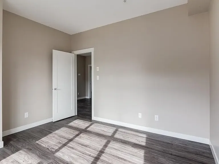 1104 Windermere Way SW — Photo 20