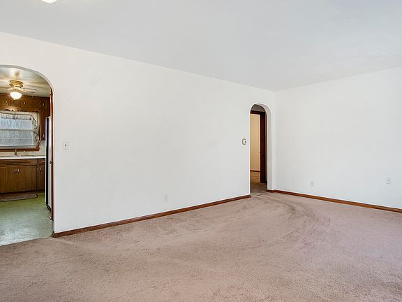 5th image of 917 Chippewa St