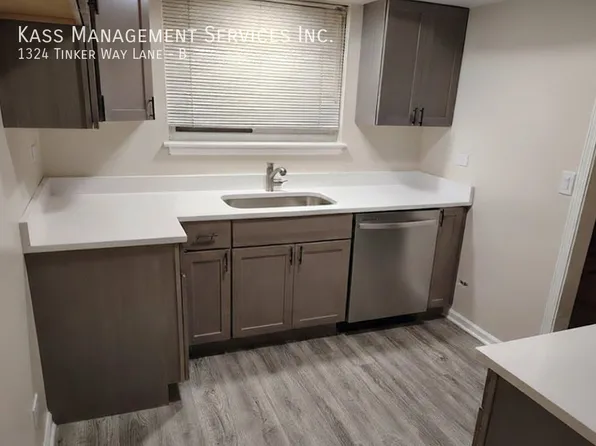 1324 Tinker Way Unit B, Glenview, IL 60025