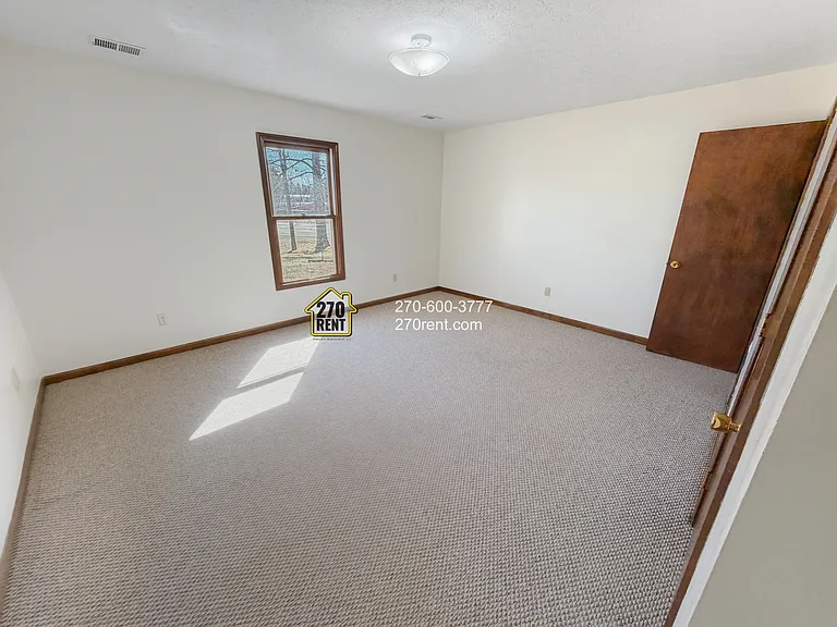 2390 Brandenburg Rd — Photo 10