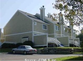 4 Jerimoth Dr, Branford, CT 06405