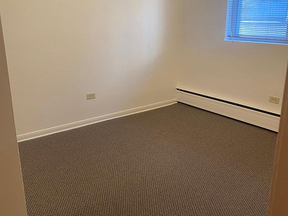 4th image of 7309 N Greenview Ave #201