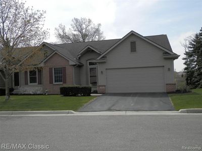885 Persimmon Dr, Brighton, MI, 48116