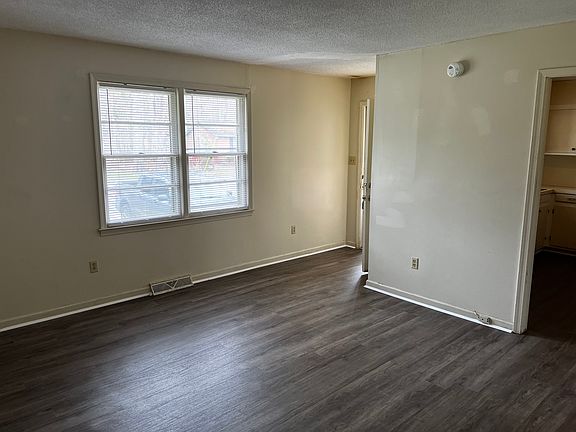2nd image of 810-826 Adden St #810