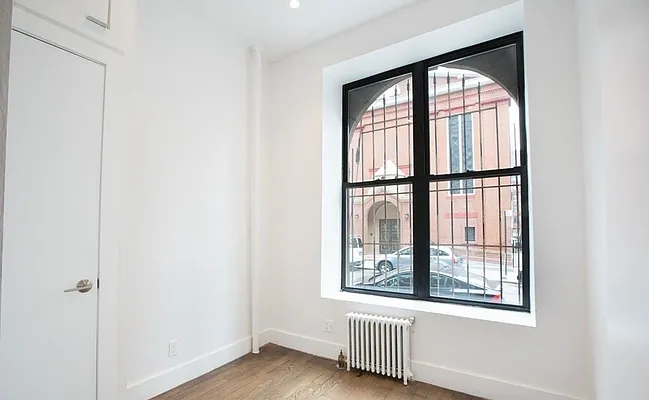 Rented by Vertical Real Estate LLC | media 3