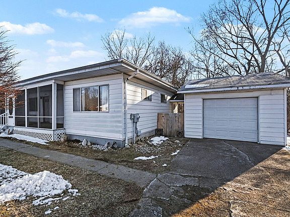 2nd image of 118 Schirmer Pkwy