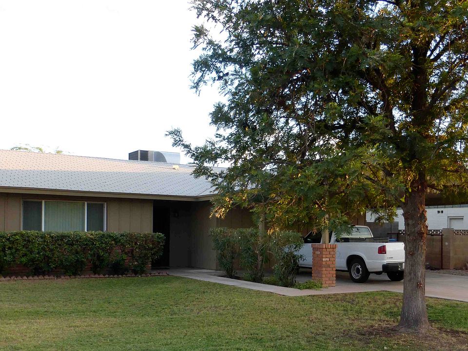 Front yard/double carport