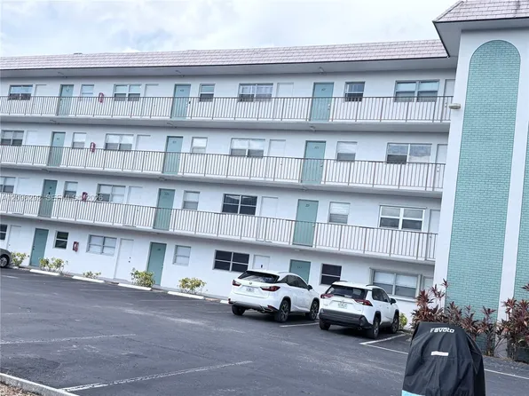 4311 Crystal Lake Dr APT 120, Pompano Beach, FL 33064