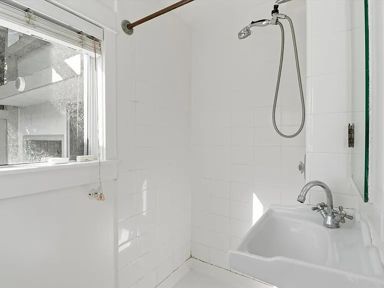 109 Dudley Ave — Photo 5