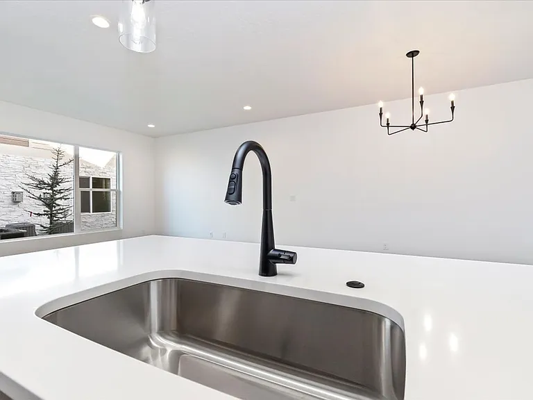 740 S Calhoun Ln — Photo 40