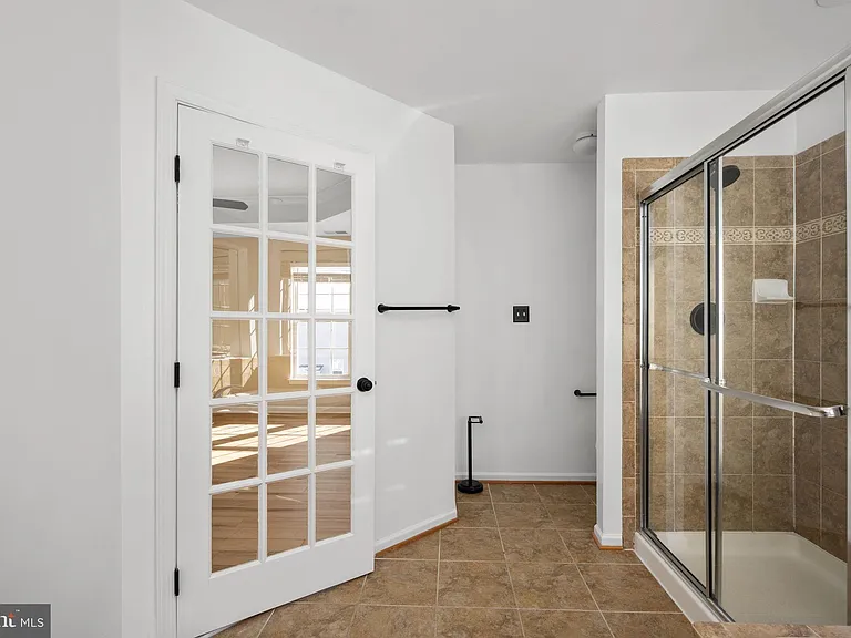 9320 Birch Cliff Dr — Photo 46