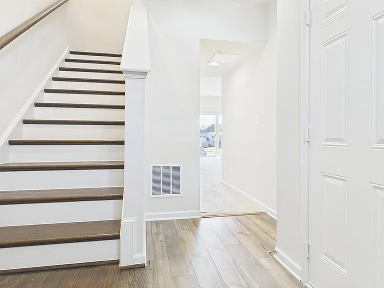 23 Chester Ct — Photo 3