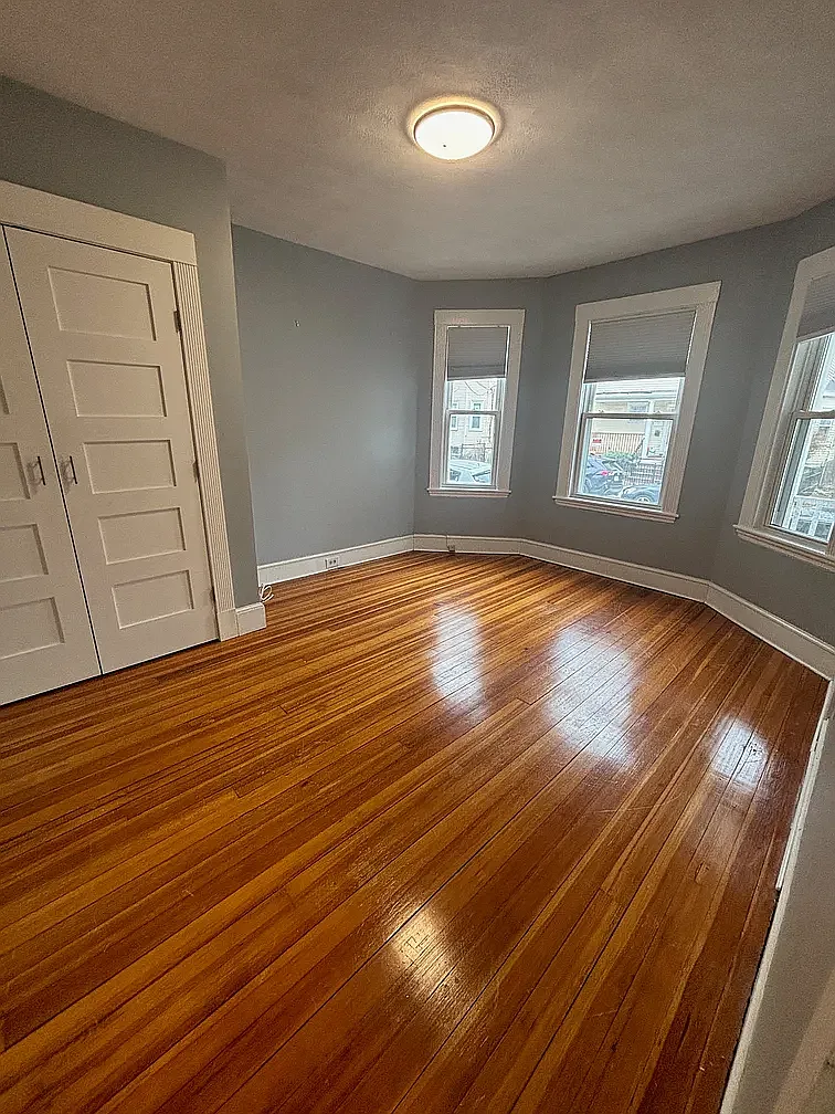 2 bed, 900 sqft, $2,900 — Photo 3