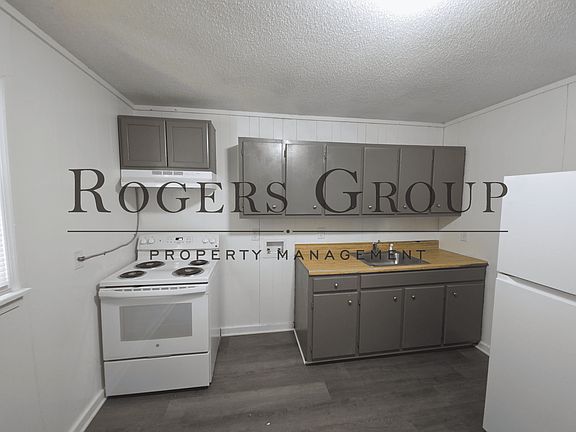 3rd image of 923 Arch St #925