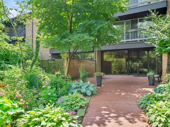 5700 Hillcrest Ln #Penthouse, Lisle, IL 60532