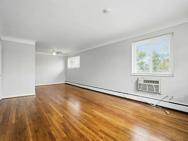 7839 Newbedford Ave #4 — Photo 28