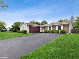 520 Ramblewood Ct, Lake Zurich, IL