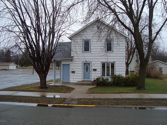 2nd image of 719 Hawthorne St
