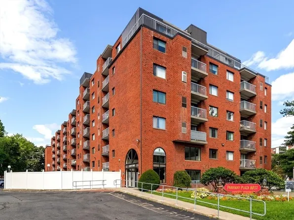 8 9th St APT 411, Medford, MA 02155