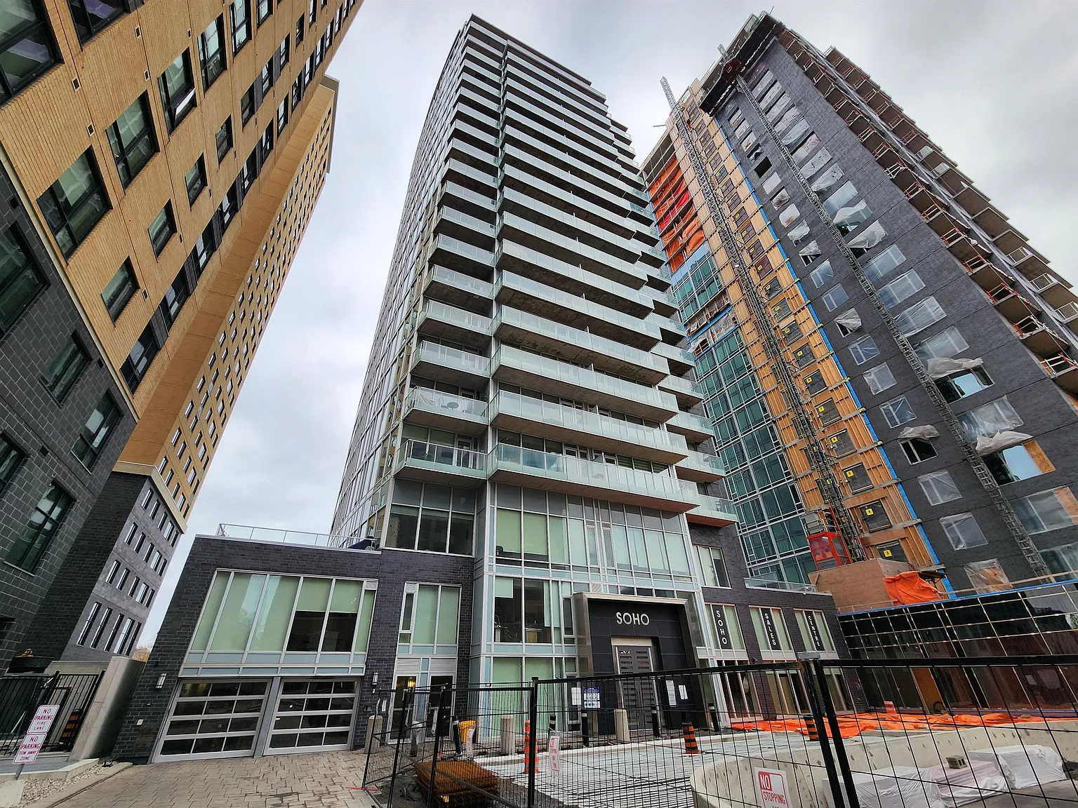 111 Champagne Avenue South - 1403 — Photo 2