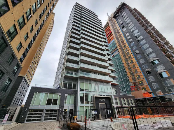 111 Champagne Ave S #1403, Ottawa, ON K1S 5V3