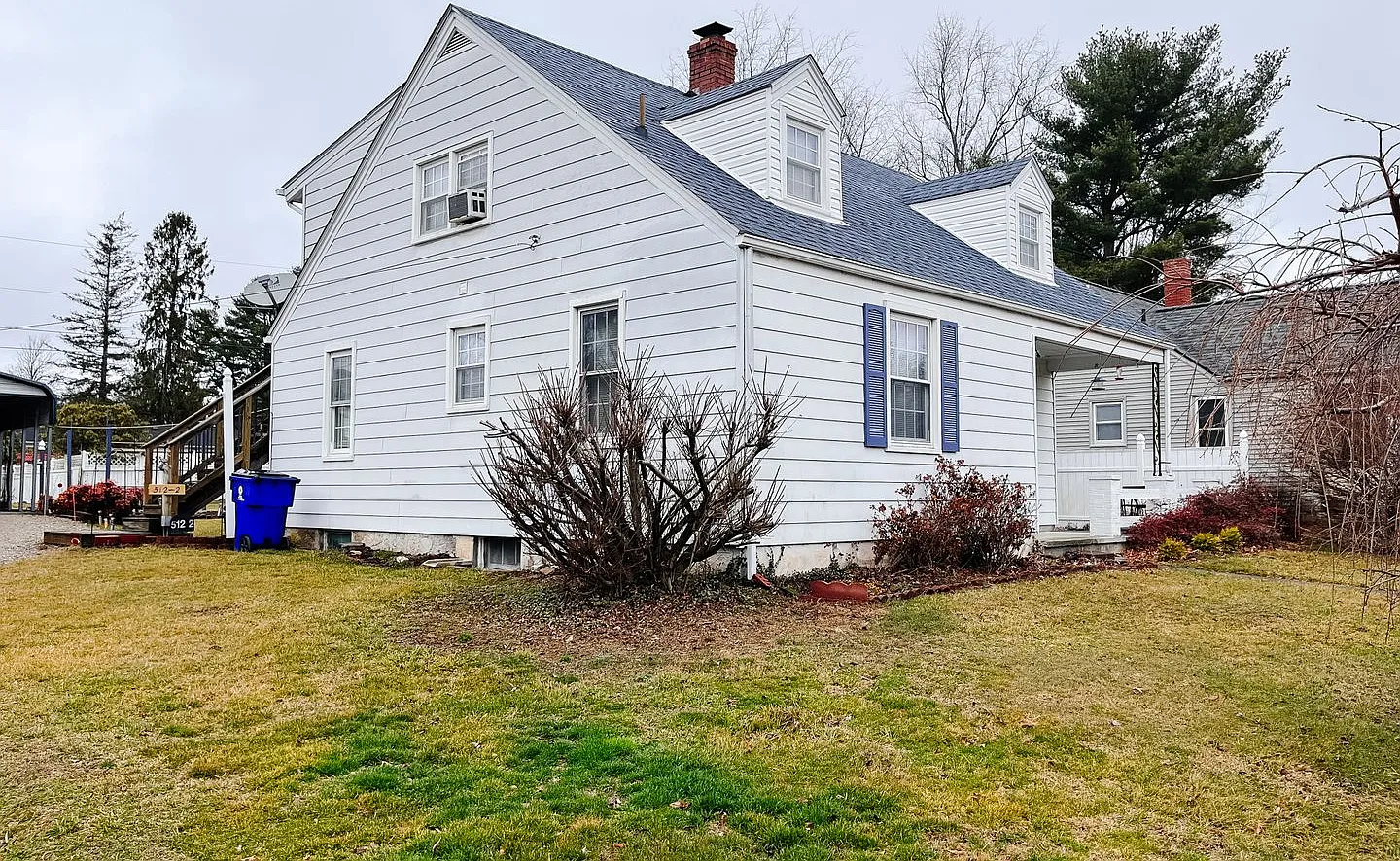 2 Bedroom, 1 Bath Apartment off South Main — Photo 2