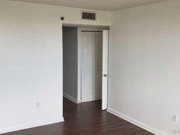 5th image of 17890 W Dixie Hwy APT 514