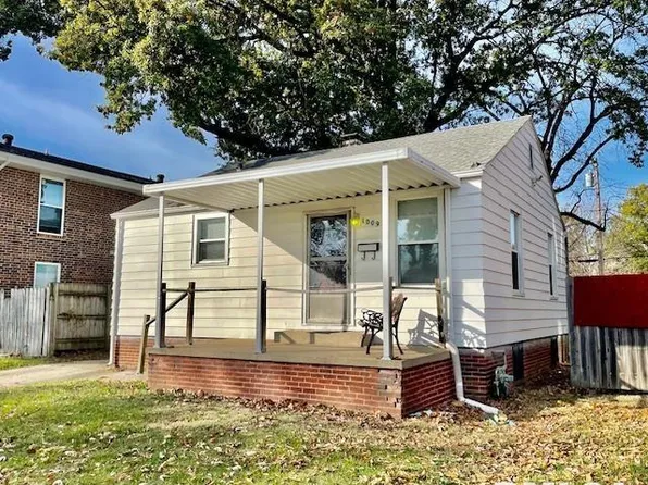 1009 S 1st St, Springfield, IL 62704
