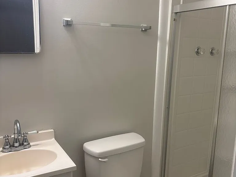 3323 Bedford Ln — Photo 10