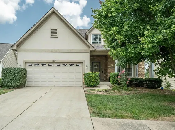1629 Prospect Village Dr, Lake Saint Louis, MO 63367