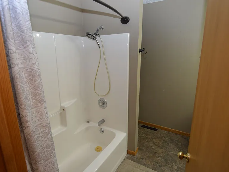 2258 Knightsbridge Ct — Photo 21