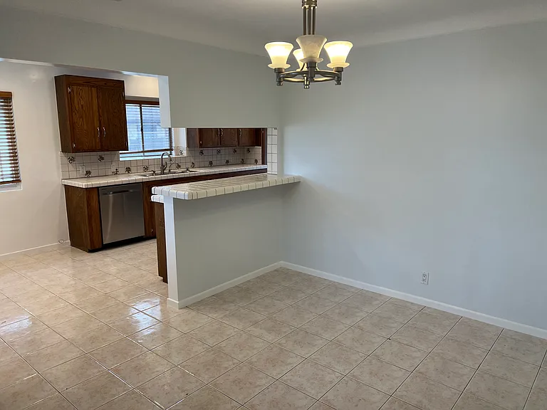 11160 Greenlawn Ave — Photo 9