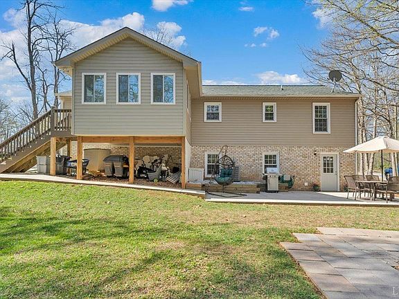 3rd image of 35 Ross Woods Dr