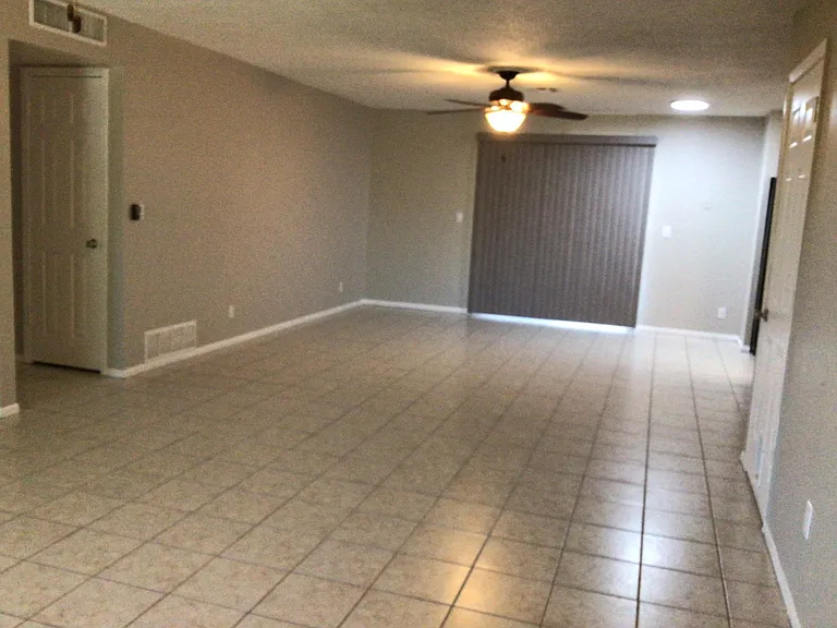 1646 N Daffodil St — Photo 23
