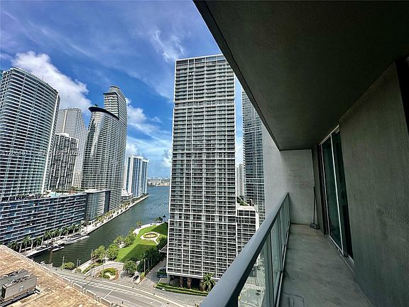 3rd image of 500 Brickell Ave APT 2407