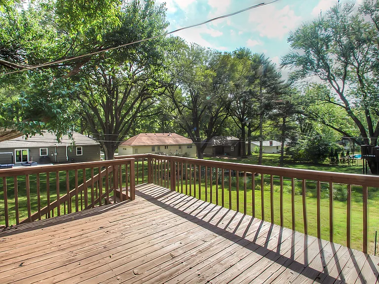 7747 Howe Dr — Photo 38