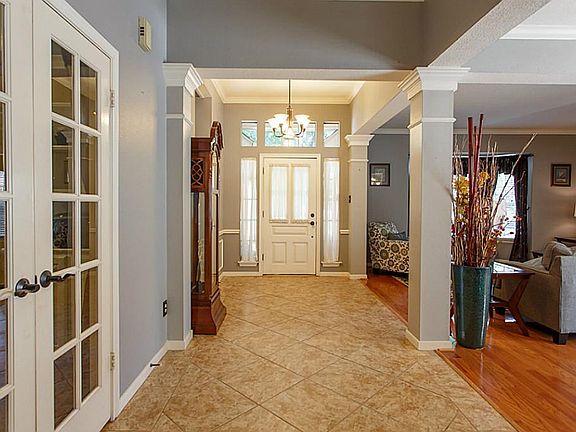 4th image of 3115 Greenwood Glen Dr