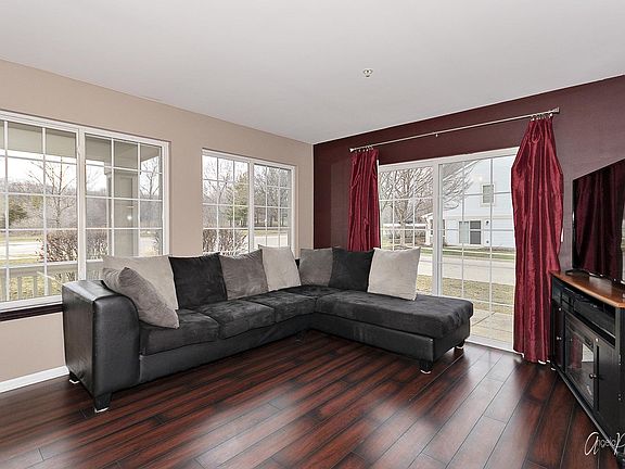 3rd image of 601 Crystal Springs Ct