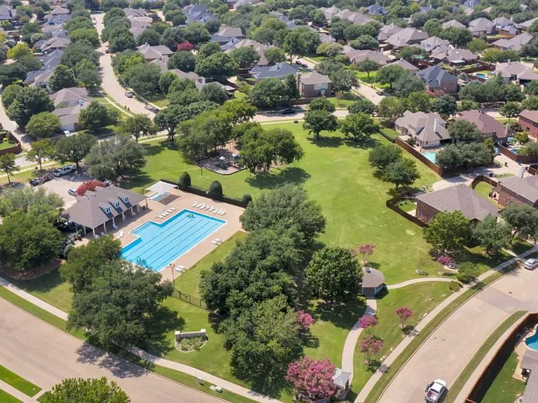 11036 Coralberry Dr — Photo 35