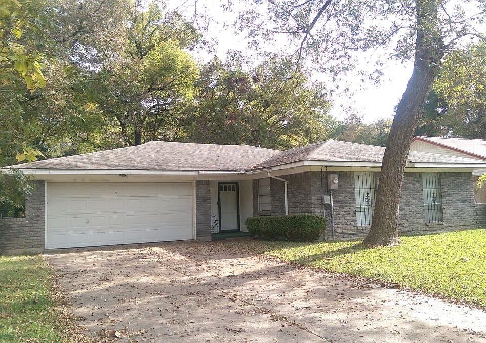 1st image of 354 W Lakeview Cir