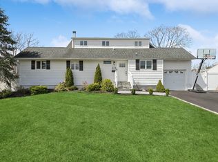 3114 Heather Ave, Medford, NY 11763