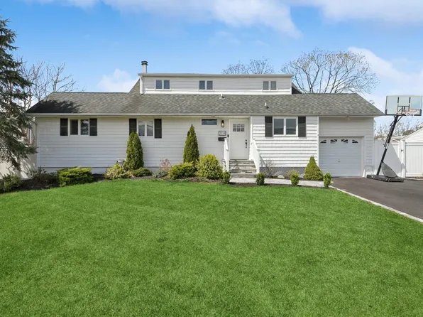 3114 Heather Avenue, Medford, NY 11763