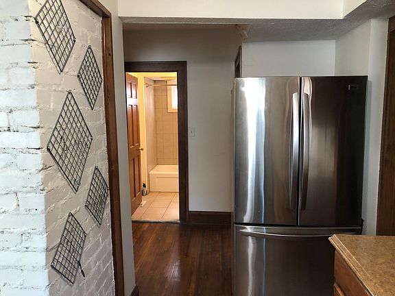 3rd image of 2080 Chesterland Ave